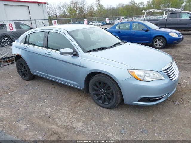 Salvage Chrysler 200 Image