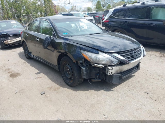 Salvage Nissan Altima Image
