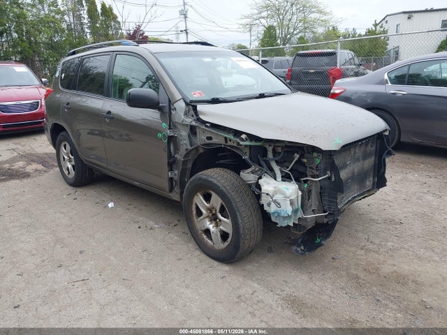 Salvage Toyota RAV4 Image