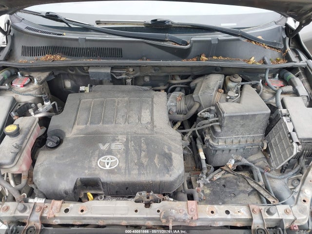 Toyota RAV4 Base V6
