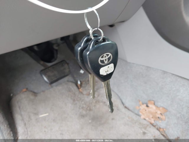 Toyota RAV4 Base V6