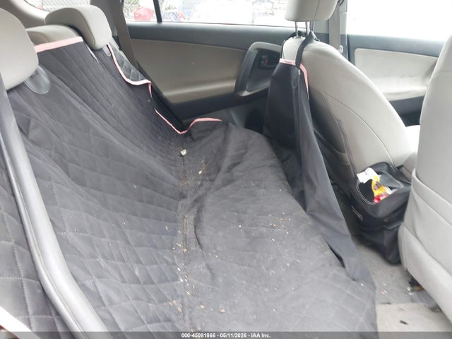 Toyota RAV4 Base V6