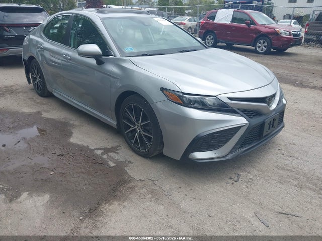 Salvage Toyota Camry Image