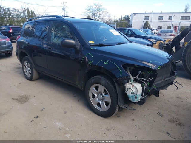 Salvage Toyota RAV4 Image