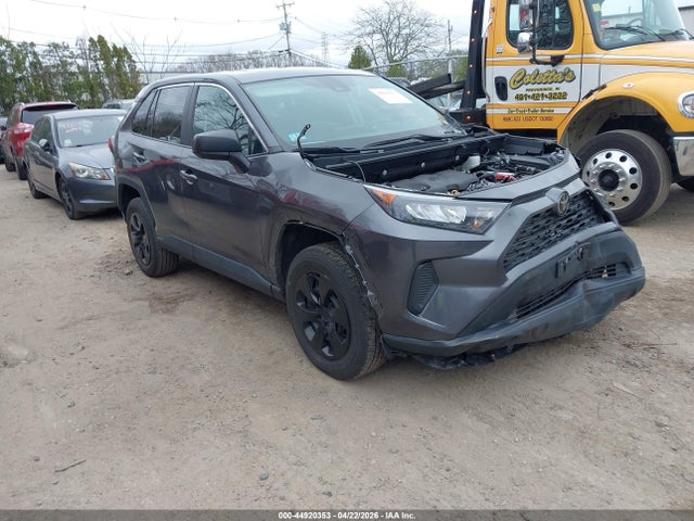 Salvage Toyota RAV4 Image