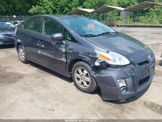 Salvage Toyota Prius Image