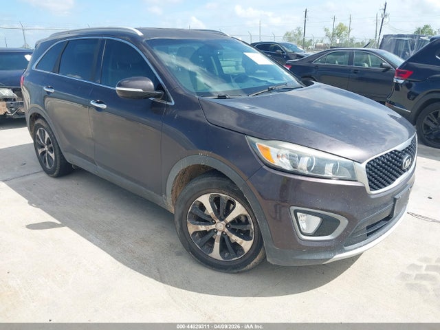 Salvage Kia Sorento Image