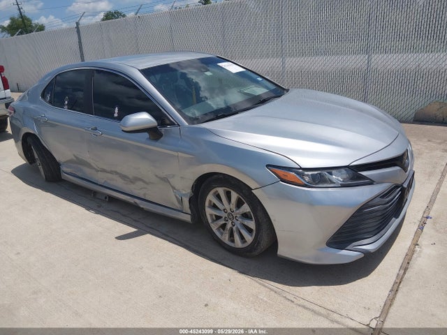 Salvage Toyota Camry Image