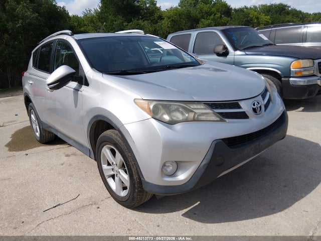 Salvage Toyota RAV4 Image
