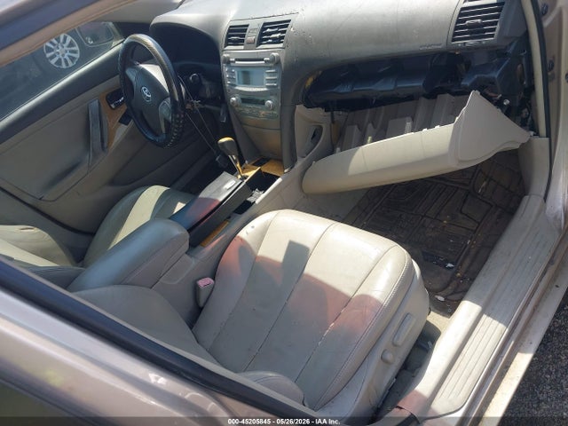 Toyota Camry Xle V6