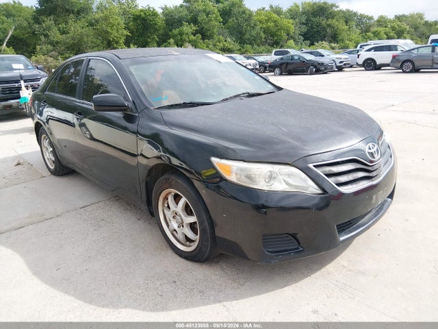 Salvage Toyota Camry Image