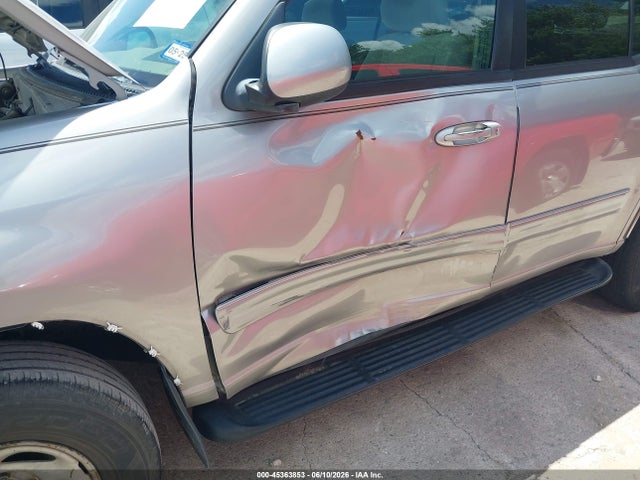 Toyota Sequoia Sr5 V8