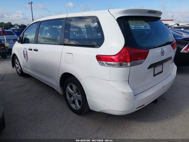 Toyota Sienna L V6 7 Passenger