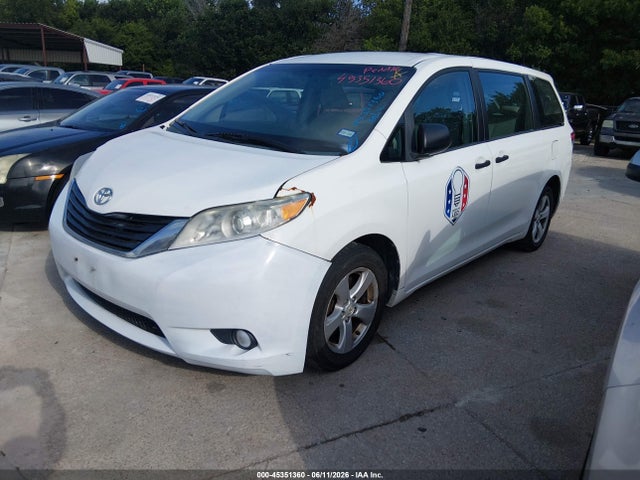 Toyota Sienna L V6 7 Passenger