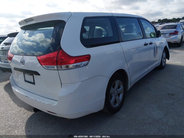 Toyota Sienna L V6 7 Passenger