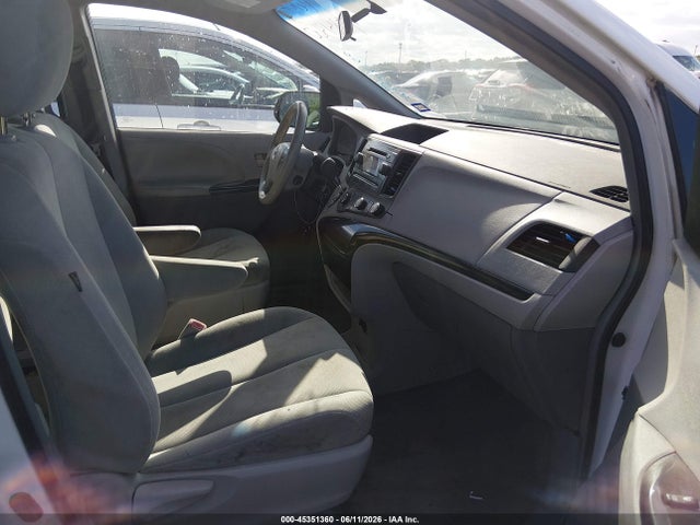 Toyota Sienna L V6 7 Passenger