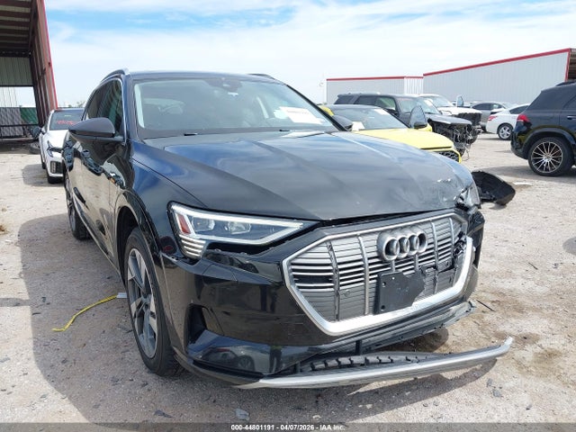 Salvage Audi e-tron Image