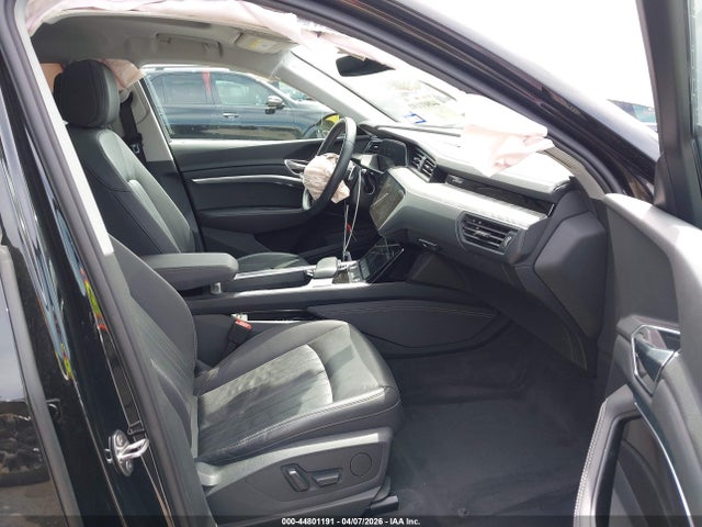 Audi e-tron Premium Quattro