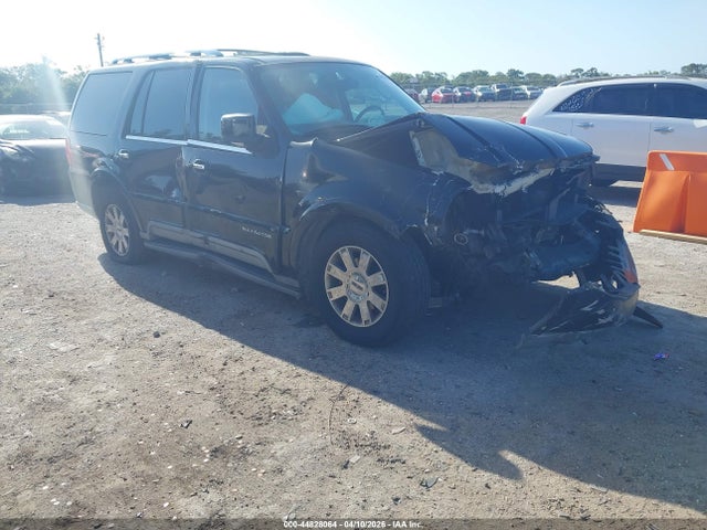 Salvage Lincoln Navigator Image