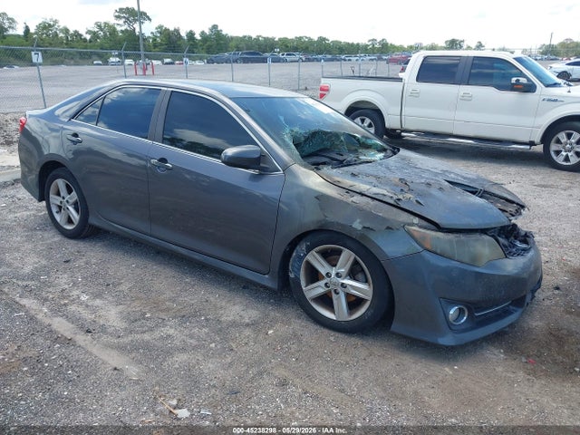 Salvage Toyota Camry Image