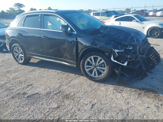 Salvage Audi Q3 Image