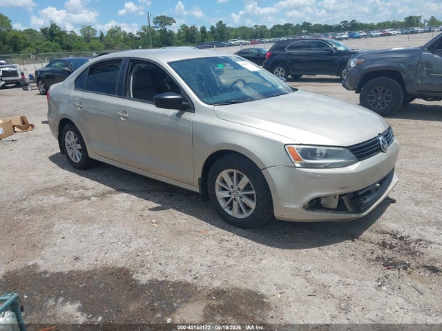 Salvage Volkswagen Jetta Image