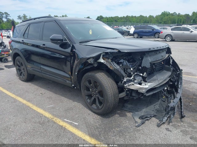 Salvage Ford Explorer Image