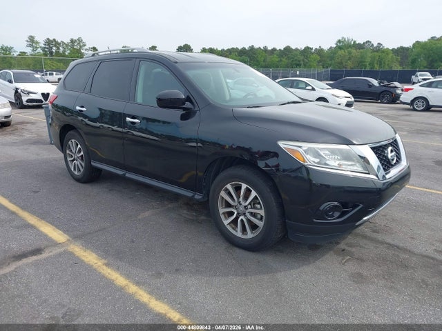 Salvage Nissan Pathfinder Image