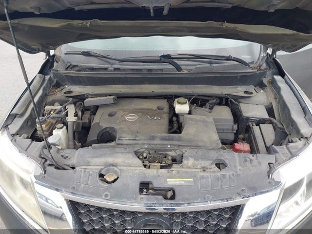 Nissan Pathfinder S