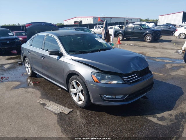 Salvage Volkswagen Passat Image