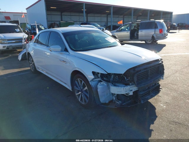 Salvage Lincoln Continental Image