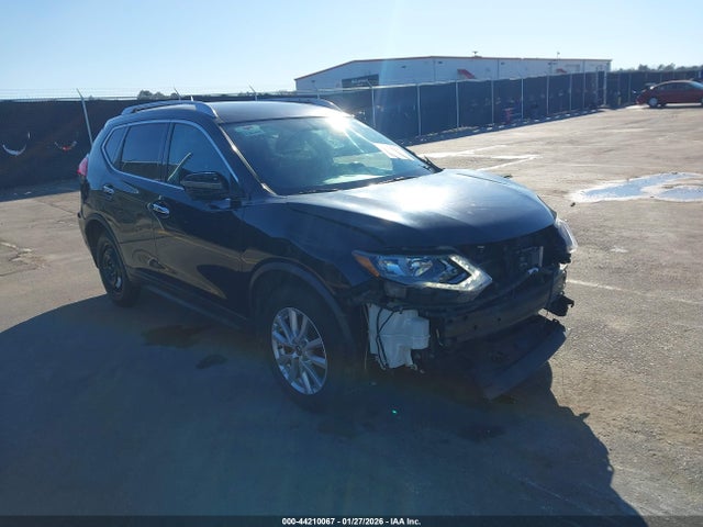 Salvage Nissan Rogue Image