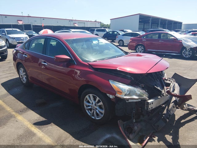 Salvage Nissan Altima Image