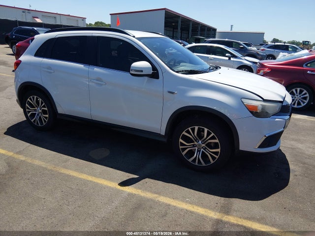 Salvage Mitsubishi Outlander Image