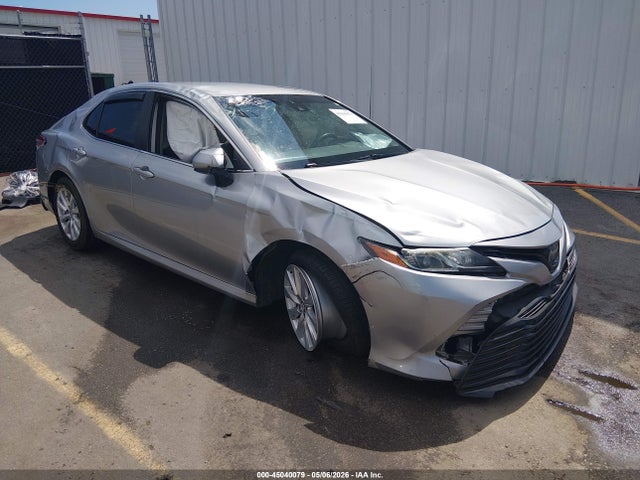 Salvage Toyota Camry Image