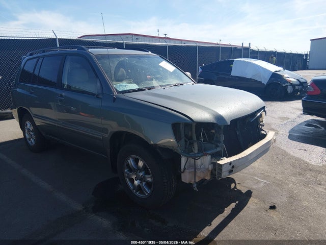 Salvage Toyota Highlander Image