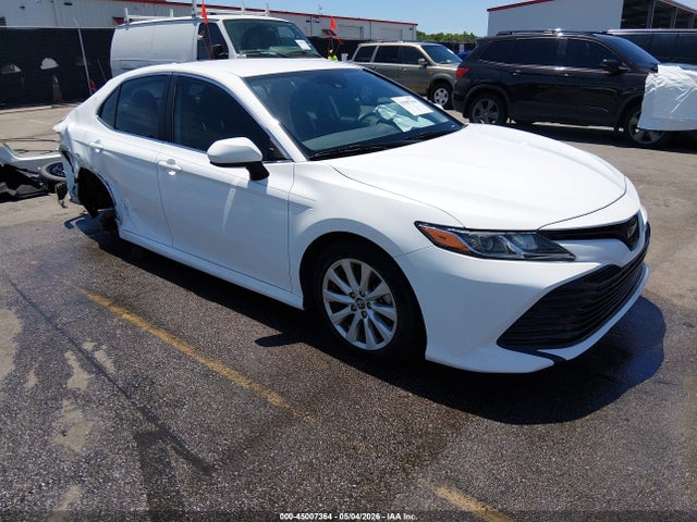 Salvage Toyota Camry Image