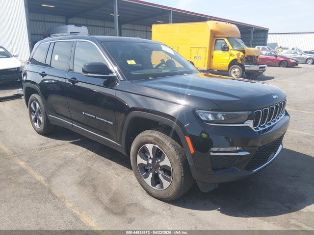 Salvage Jeep Grand Cherokee Image