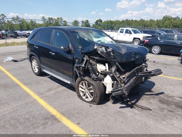 Salvage Kia Sorento Image