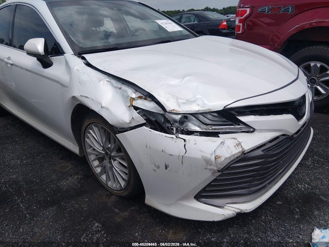Toyota Camry Xle V6