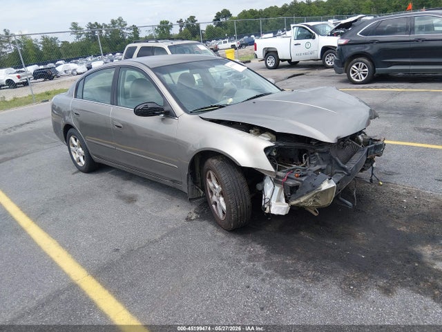 Salvage Nissan Altima Image