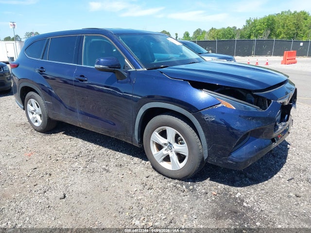 Salvage Toyota Highlander Image