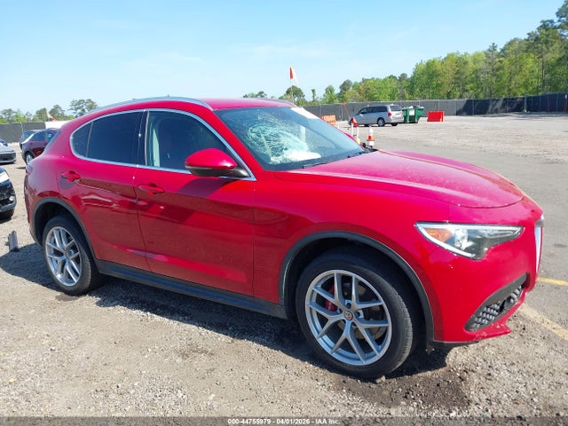 Salvage Alfa Romeo Stelvio Image