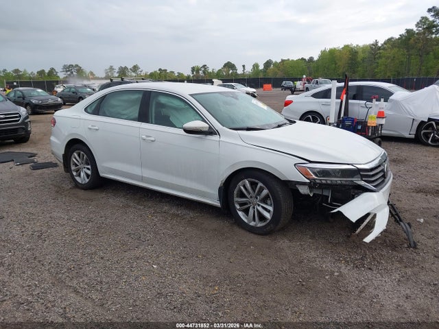 Salvage Volkswagen Passat Image