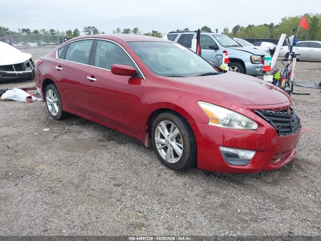 Salvage Nissan Altima Image