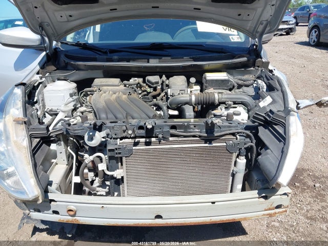 Nissan Versa 1.6 S+