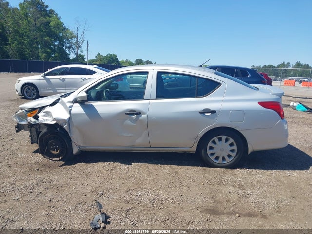 Nissan Versa 1.6 S+