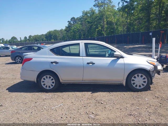 Nissan Versa 1.6 S+
