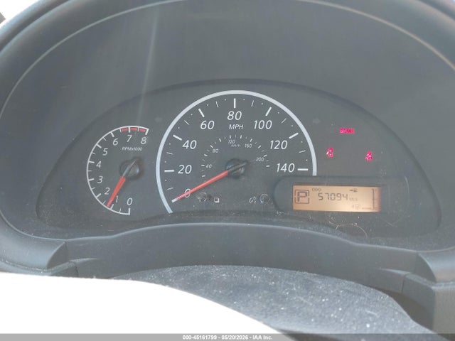 Nissan Versa 1.6 S+