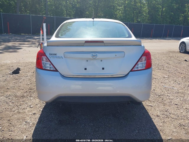 Nissan Versa 1.6 S+